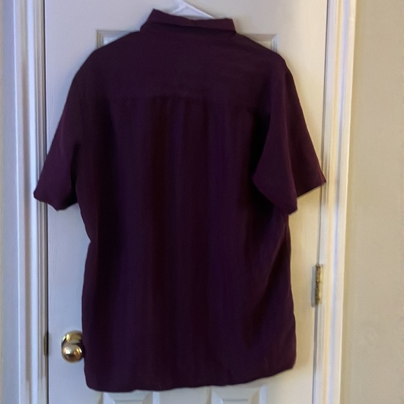 Mens casual maroon button up shirt. Size L (16 1/2-17) - Picture 2 of 4